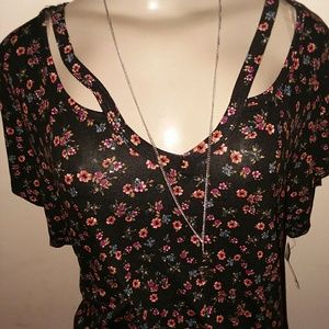 No Boundaries 15/17 XL with jewelry